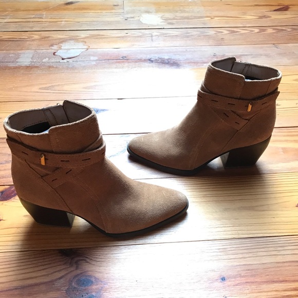 Naturalizer Suede Tan Cognac Pointed Toe Boots with Strap, EUC, 7.5 - Picture 5 of 13